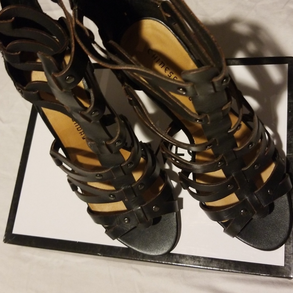 Shoes - Picture 2 of 3